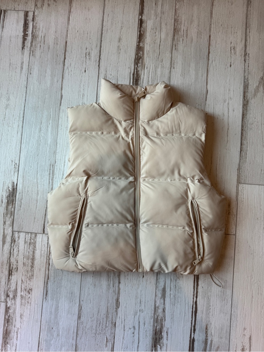 Puffer Vest - Cream Zippered Sleeveless Jacket